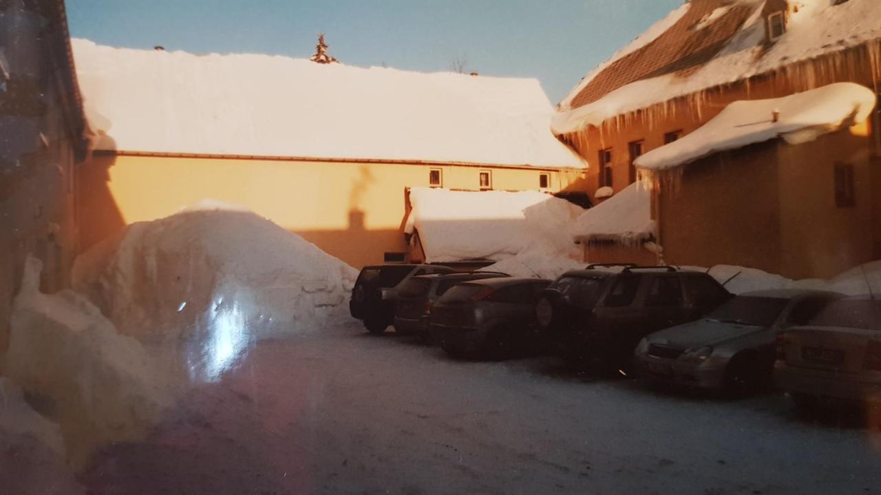 Pension & Gasthof Erbgericht Hoehenlage 850M マリエンベルク エクステリア 写真